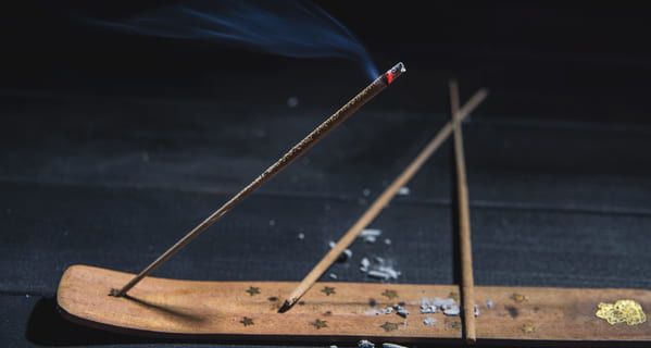 Naturalne kadzidełka Palo Santo Incense Satya 15g - obrazek 3